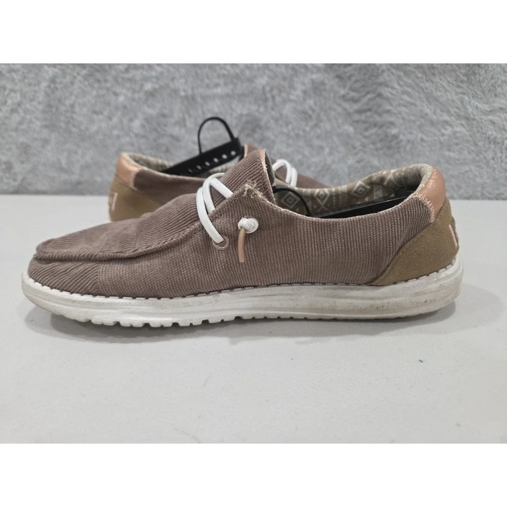 HEYDUDE Women's Wendy Corduroy Chestnut Size 8  Lace Up Loafers